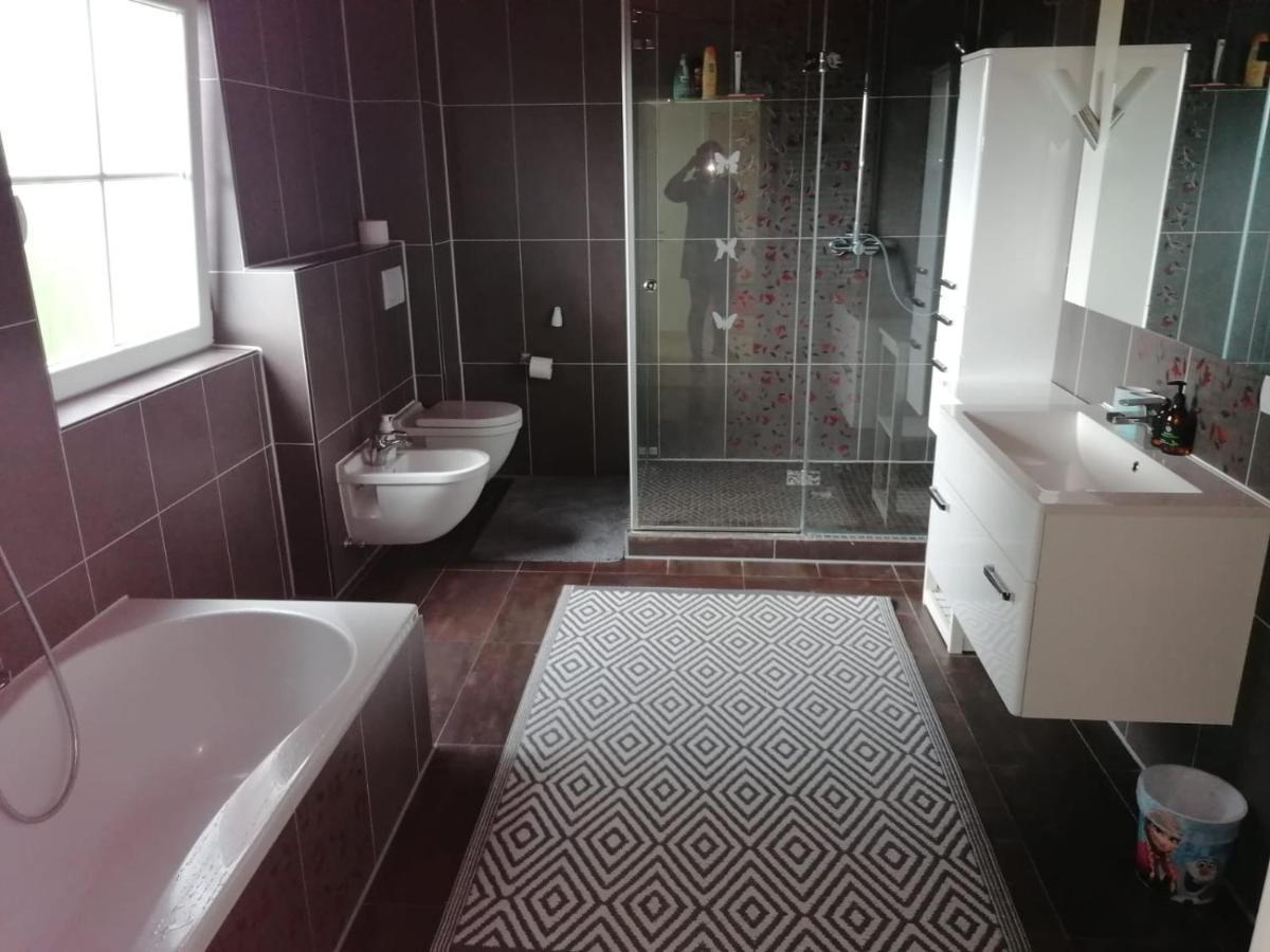 Grosses 4 Zimmer Apartment Naehe Messe Hanovre Extérieur photo